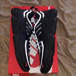 Nike zoom spiridon. All black in good condition